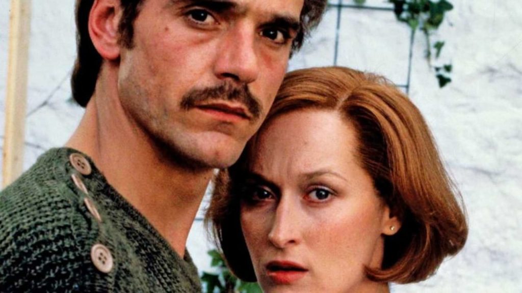 Meryl Streep e Jeremy Irons no filme "A Mulher do Tenente Francês"